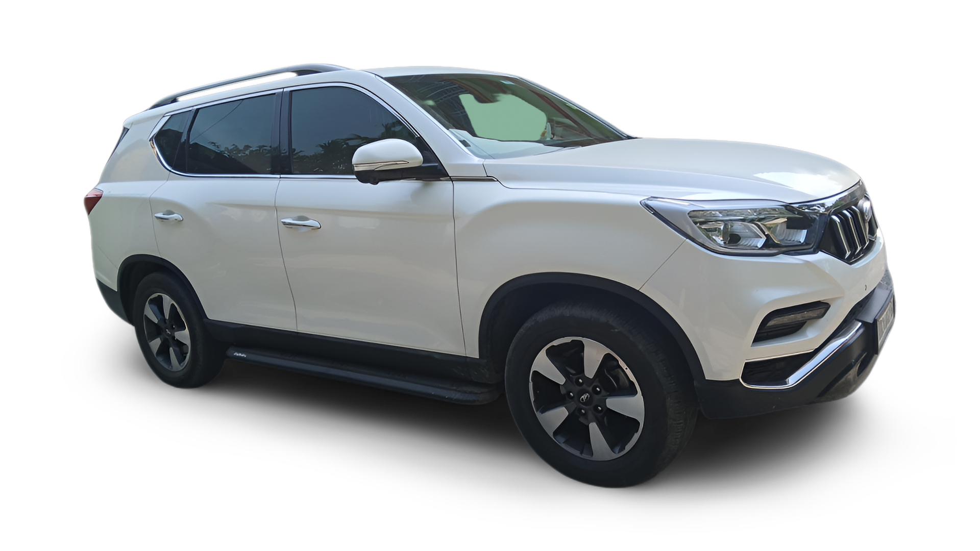 Mahindra ALTURAS G4-img